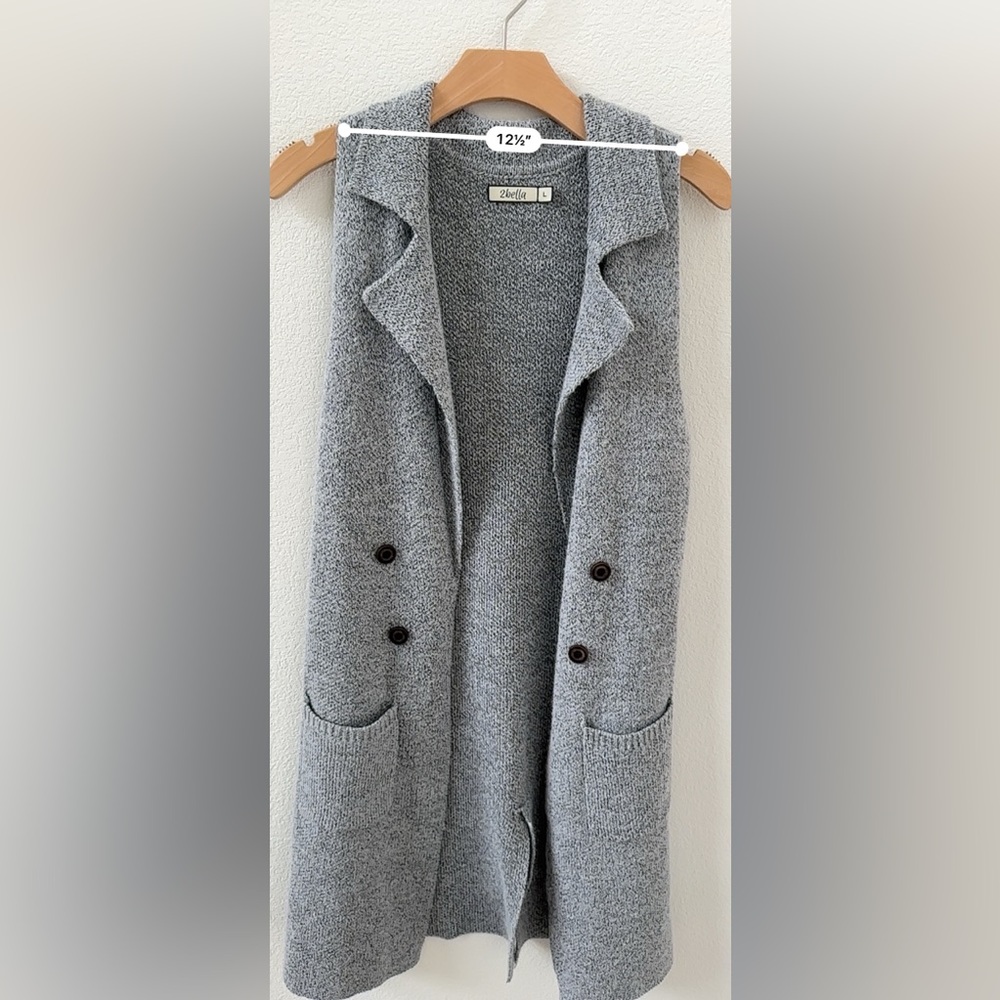 Chic Gray Knit Vest with Pockets - Picture 3 of 4